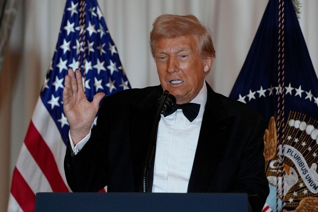 06.12.2025, USA, Washington: US-Präsident Donald Trump spricht bei einem Kennedy Center Honors Empfang 
