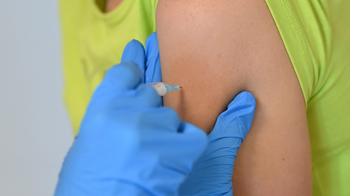 Impfung mit dem Moderna mRnA Impfstoff im Impfzentrum in Freising
