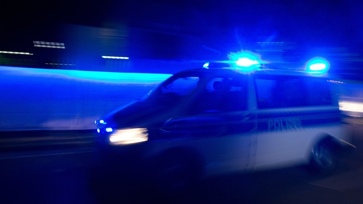 Mann in Rosenheim niedergestochen - Polizei sucht Zeugen
