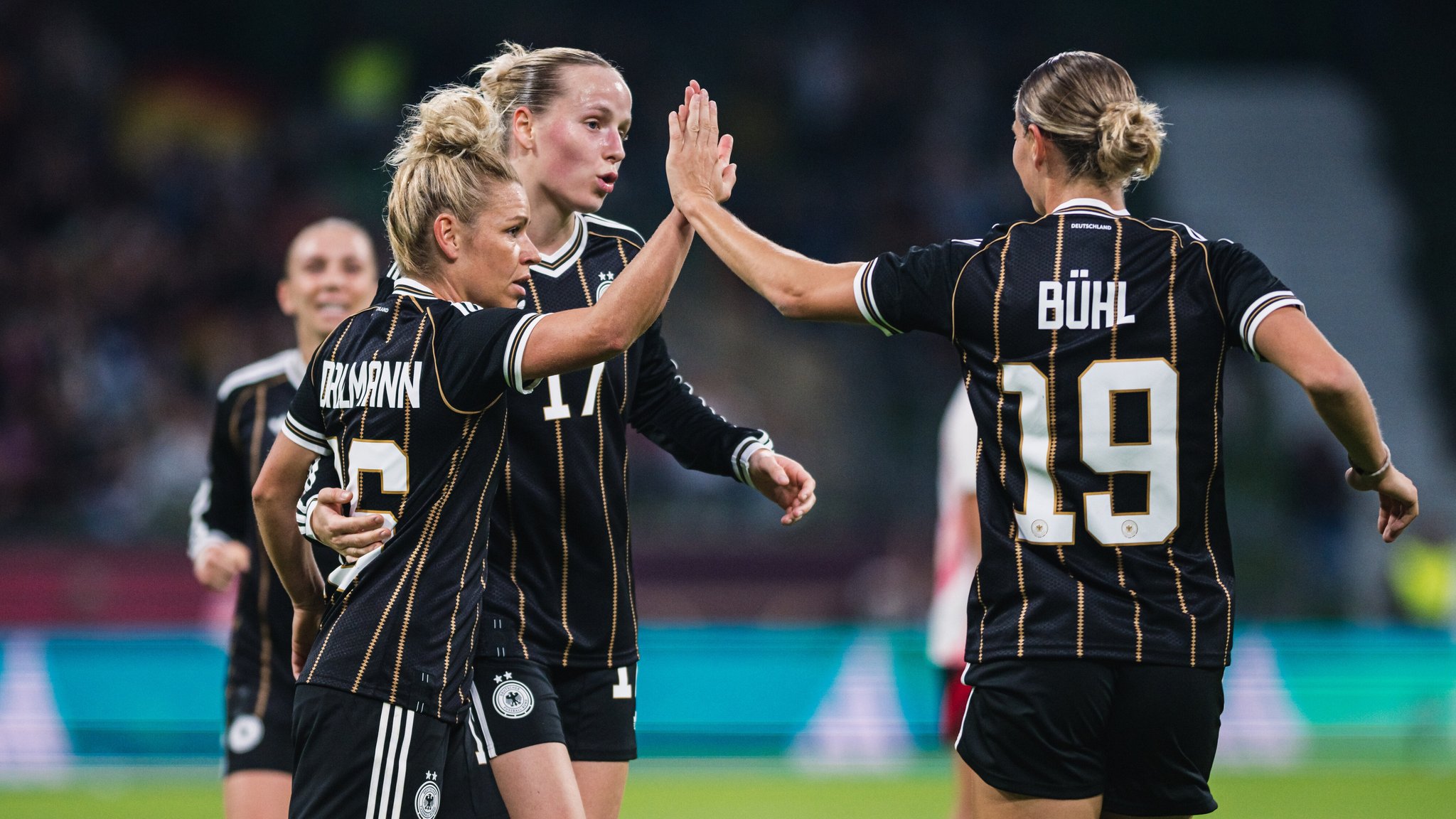 Traumtore made in München: DFB-Frauen besiegen Japan 
