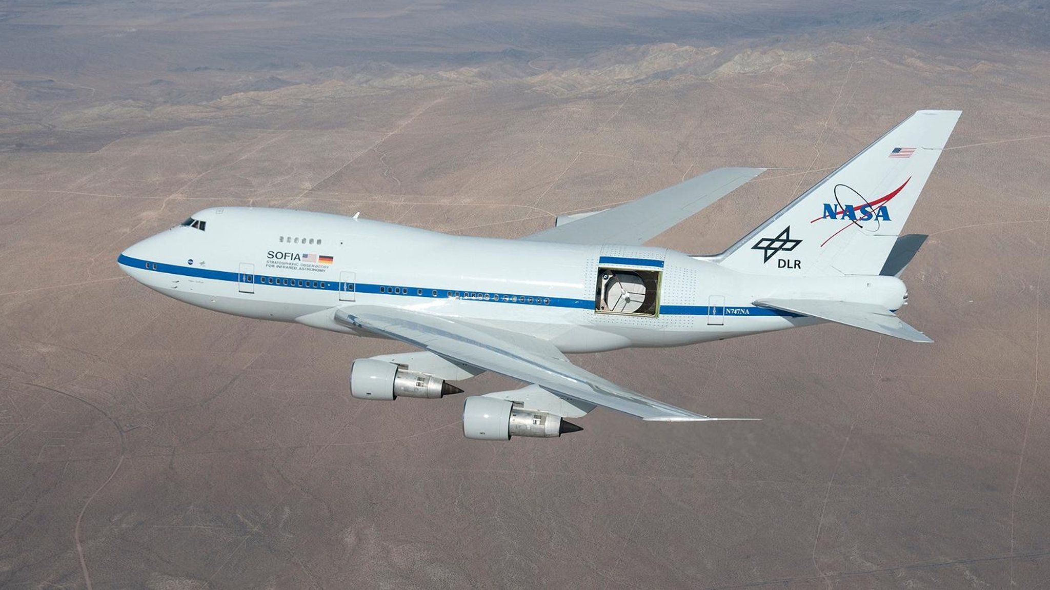 Teleskop im Heck eines 474 Jumbo-Jets.