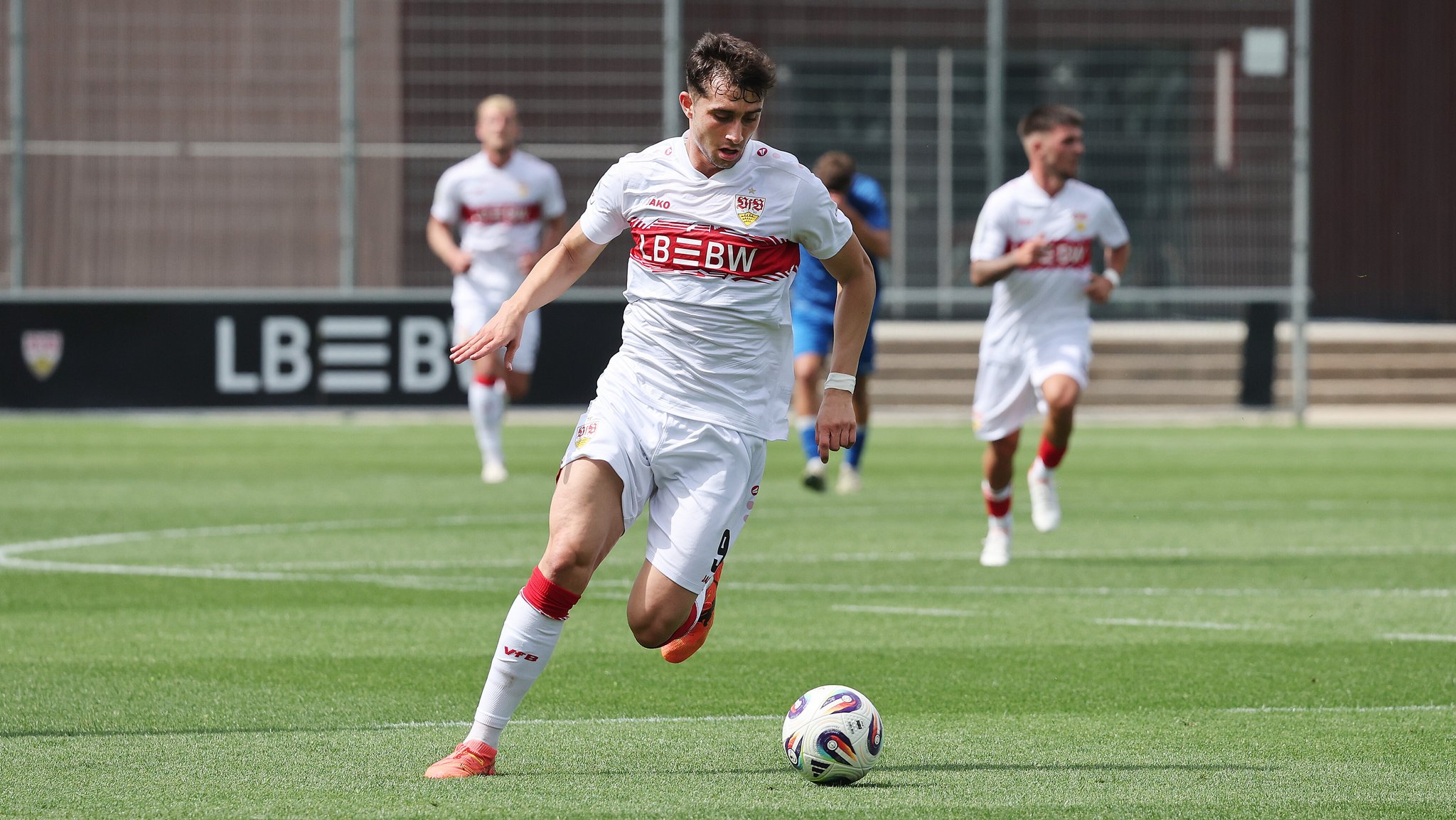 Transfer-Ticker: FC Augsburg holt Stürmer Kastanaras