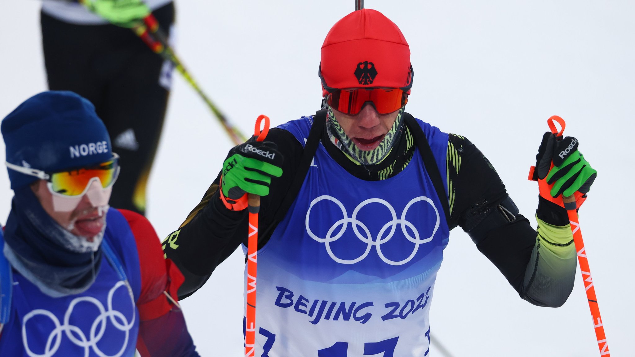 Roman Rees aus Deutschland steht nach dem Rennen im Ziel. 