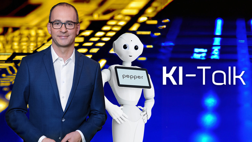 Auftakt der Serie BR24live KI-Talk mit BR-Chefredakteur Christian Nitsche und Roboter Pepper.