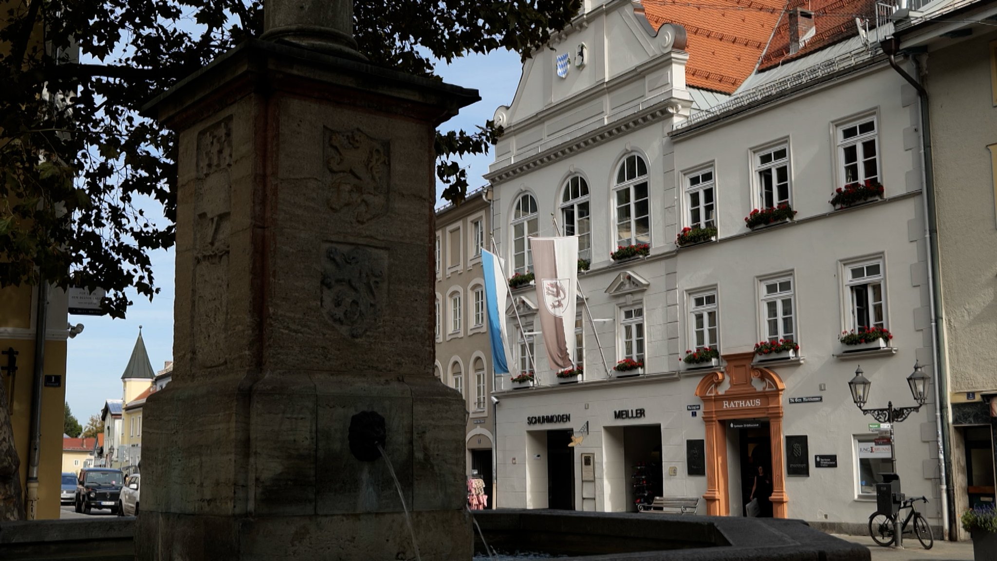 Die "Vereinten Patrioten" wollten Gesundheitsminister Lauterbach entführen und einen Umsturz in Deutschland anzetteln. Heute gab es Razzien und Festnahmen - auch in Bayern.