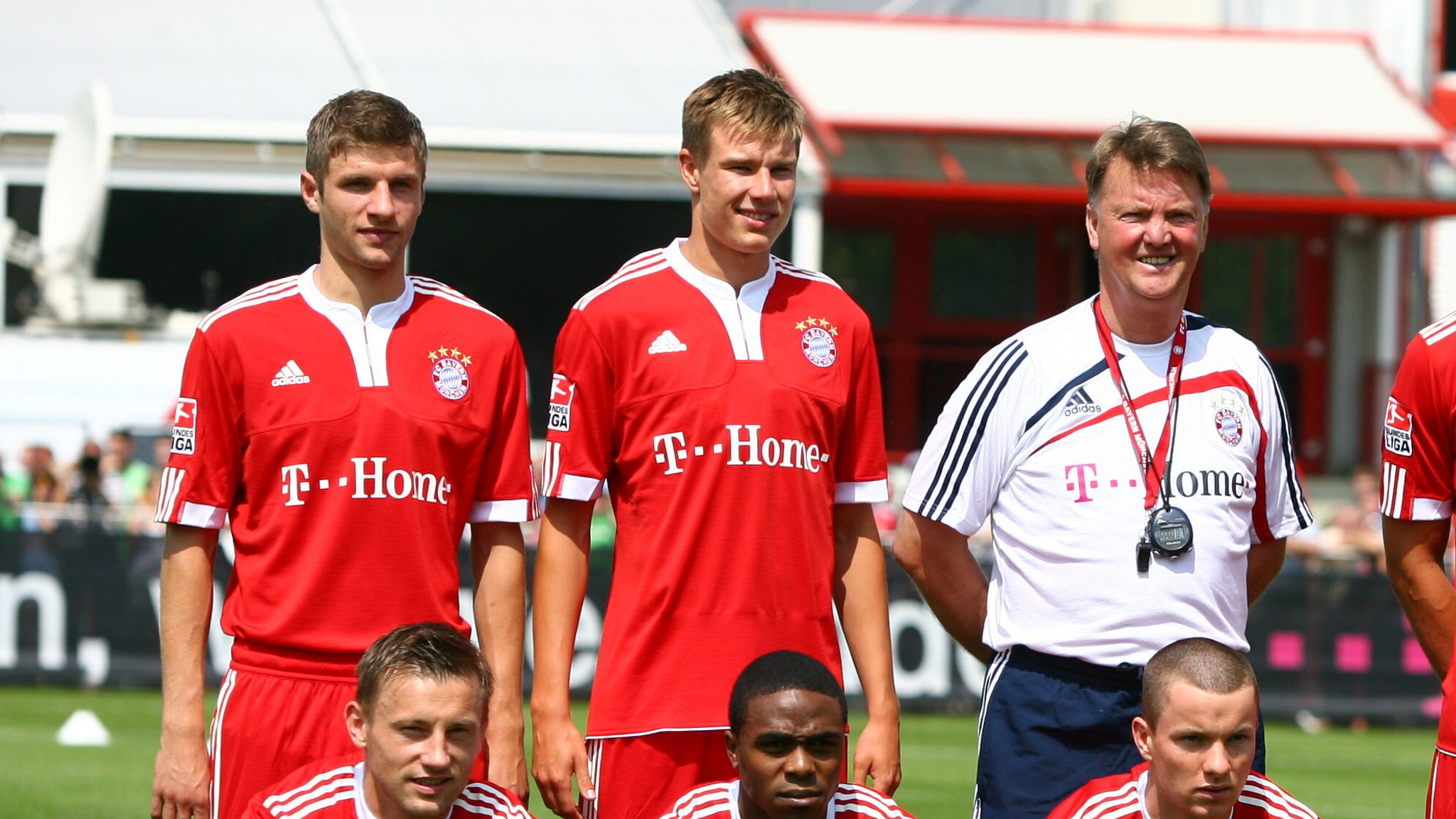 Thomas Müller und Holger Badstuber mit Coach Louis van Gaal (v.l.n.r.)