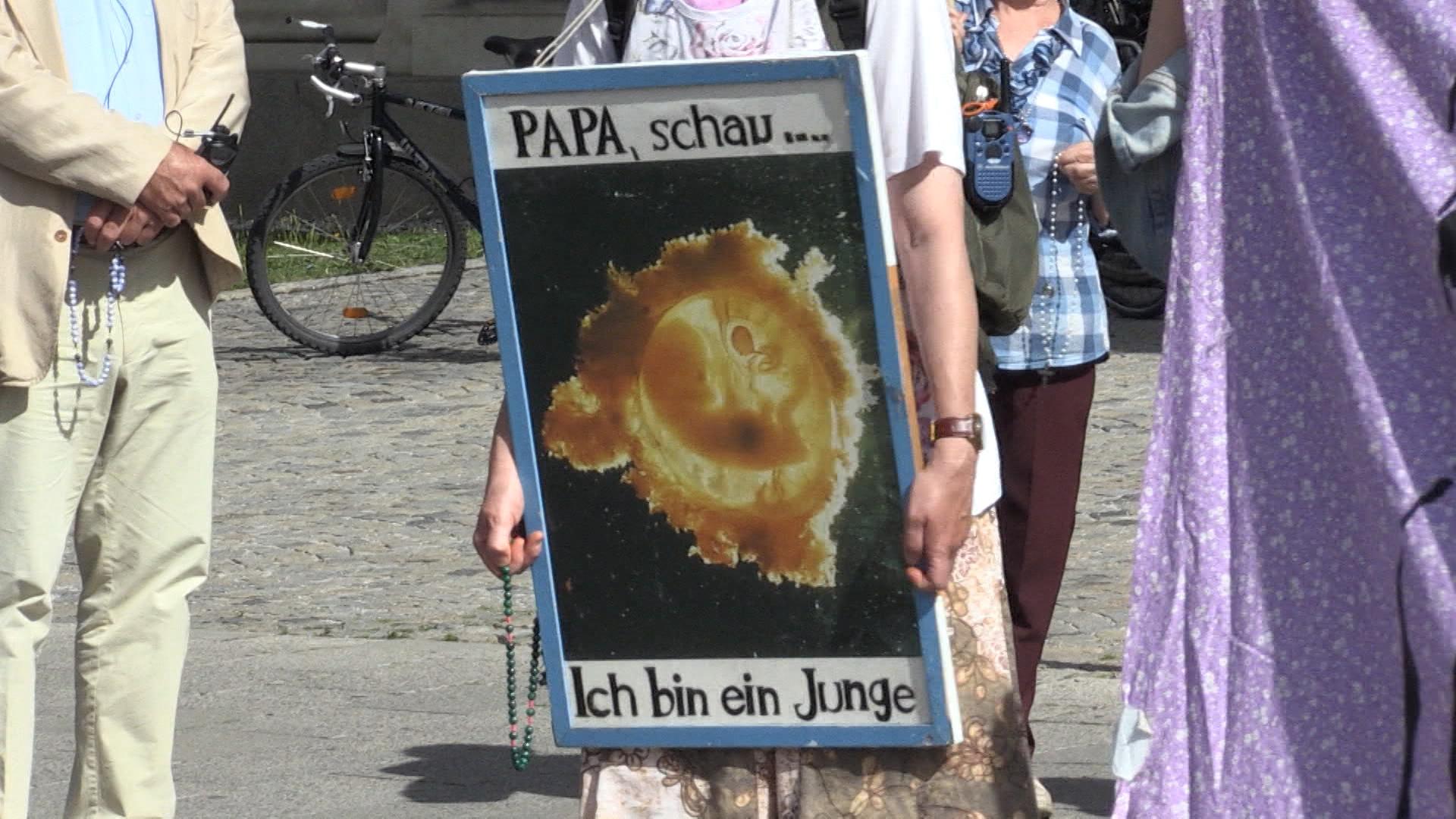 Die Bundesregierung will Schwangere auf dem Weg zur Konfliktberatung oder zu einer Abtreibung besser schützen. 