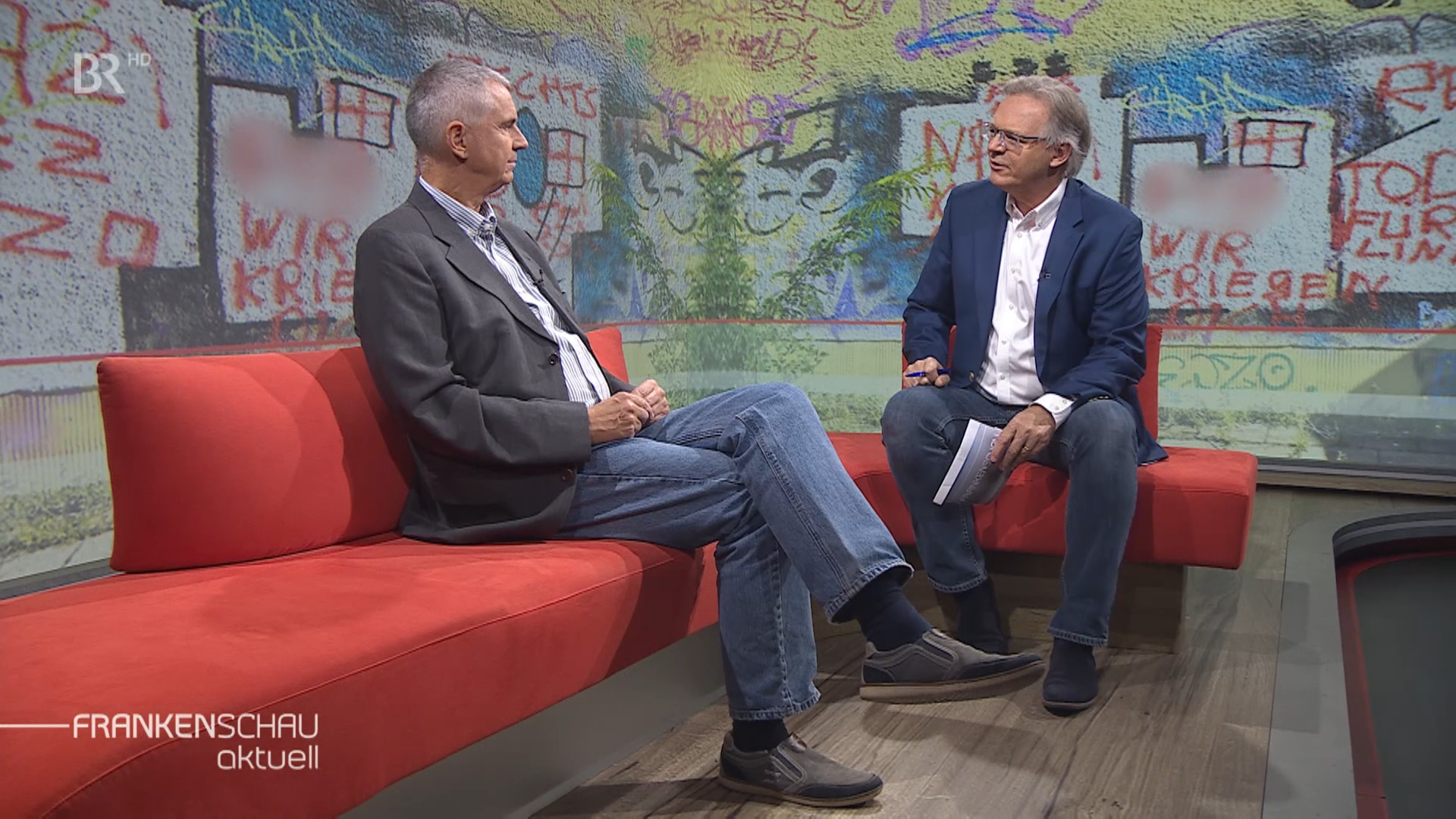 Martin Becher, der scheidende Geschäftsführer der Projektstelle gegen Rechtsextremismus, im Gespräch mit Charly Hilpert.