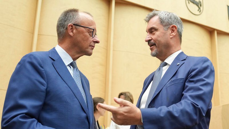 Friedrich Merz, Markus Söder (rechts) (Aufnahme vom 11.7.2025) | Bild: picture alliance / Flashpic | Jens Krick Friedrich Merz, Markus Söder (rechts) (Aufnahme vom 11.7.2025)