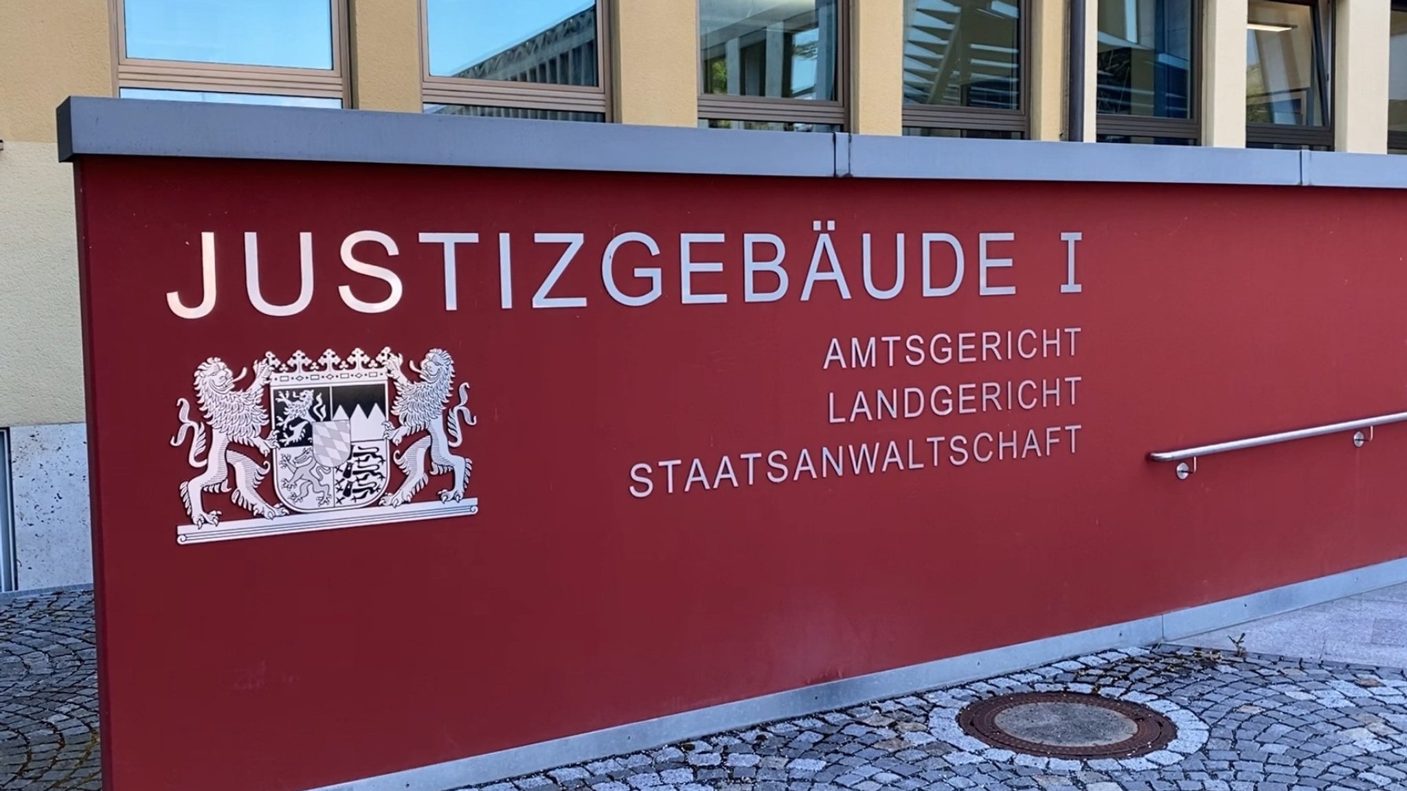 Das Justizgebäude in Coburg, hier ermittelt die Staatsanwaltschaft | Bild: BR/Andi Ebert Das Justizgebäude in Coburg, hier ermittelt die Staatsanwaltschaft