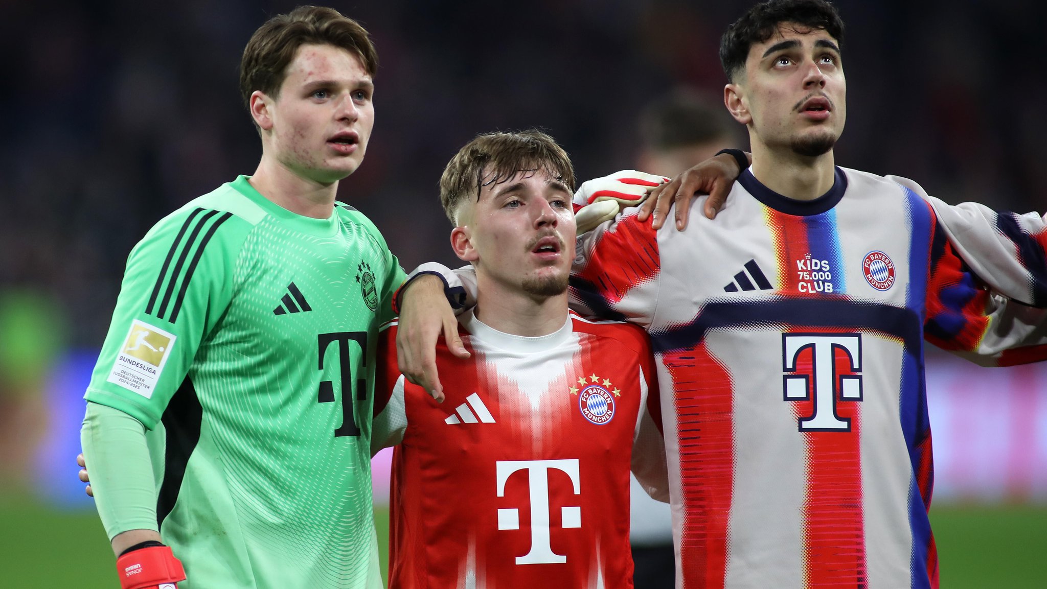 Jonas Urbig (links), Lennart Karl (Mitte) und Aleksandar Pavlovic