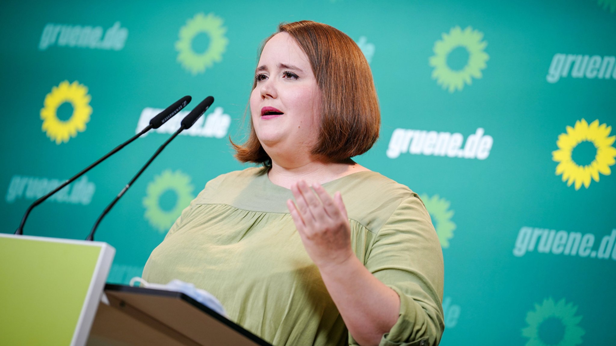 Ricarda Lang, Bundesvorsitzende der Grünen, spricht bei einer Pressekonferenz.