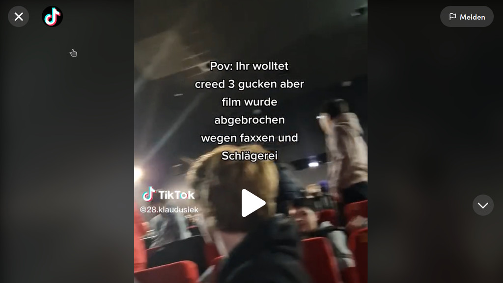 Auf TikTok sind zahlreiche Videos zu sehen, in denen Kinos verwüstet werden