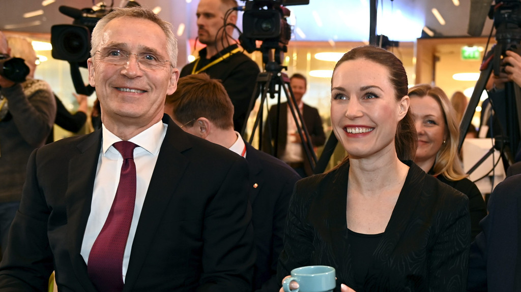 Nato-Generalsekretär Jens Stoltenberg und Finnlands Premierministerin Sanna Marin.