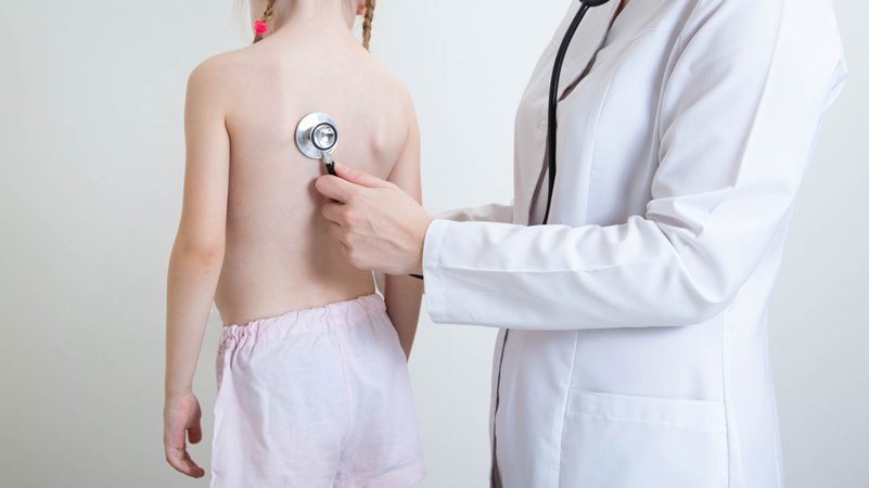 Gesundheitsvorsorge gilt schon für die Jüngsten. Bayern setzt mit dem "Masterplan Prävention" auf mehr Bewusstsein und niederschwellige Angebote. | Bild: stock.adobe.com/HENADZY Gesundheitsvorsorge gilt schon für die Jüngsten. Bayern setzt mit dem "Masterplan Prävention" auf mehr Bewusstsein und niederschwellige Angebote.