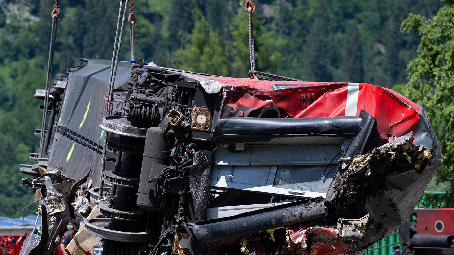 Betonschwellen Wohl Ursache Für Zugunglück Bei Garmisch | BR24