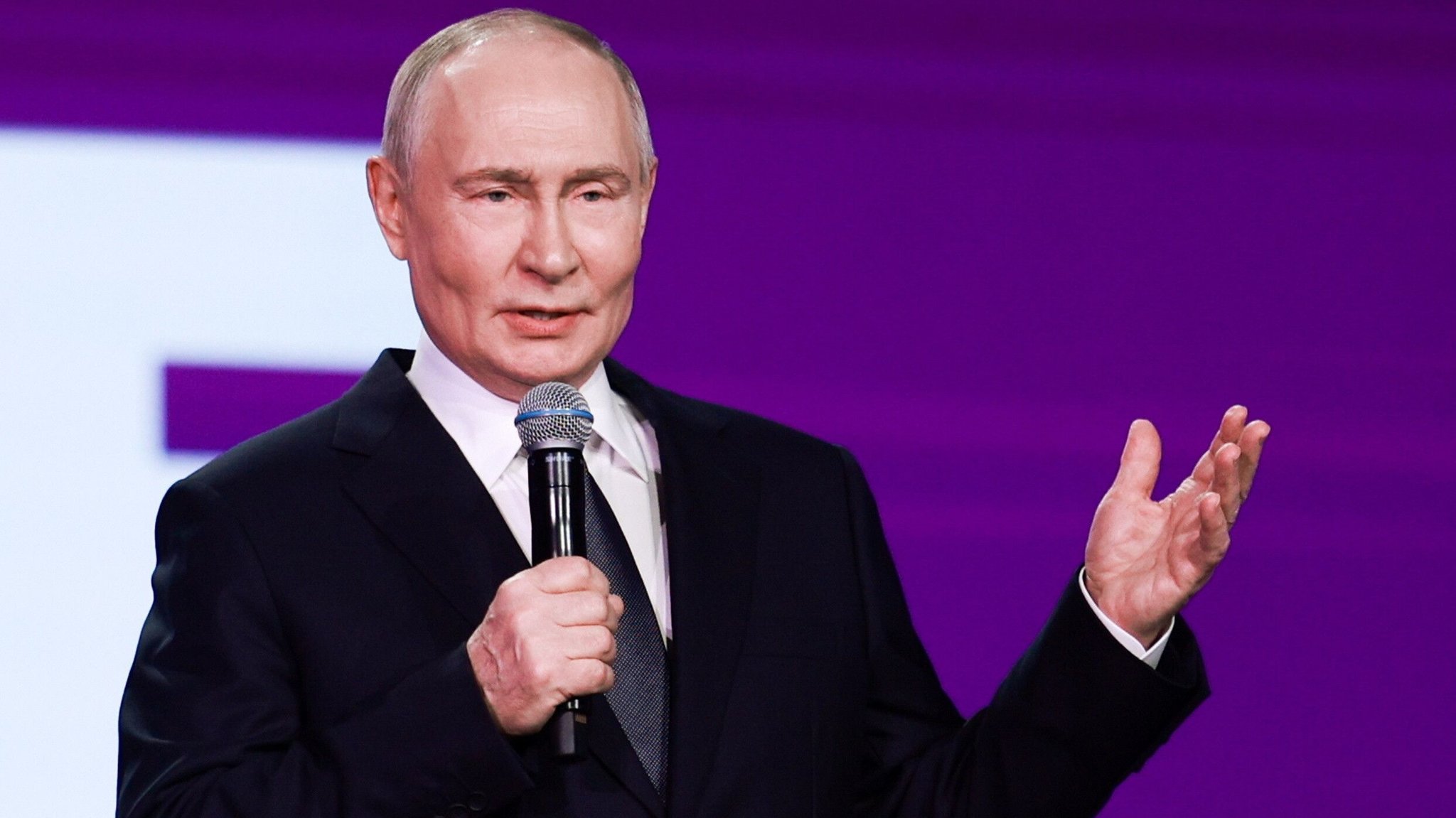 Der russische Präsident bei einer Konferenzrede am 3. Dezember 2025