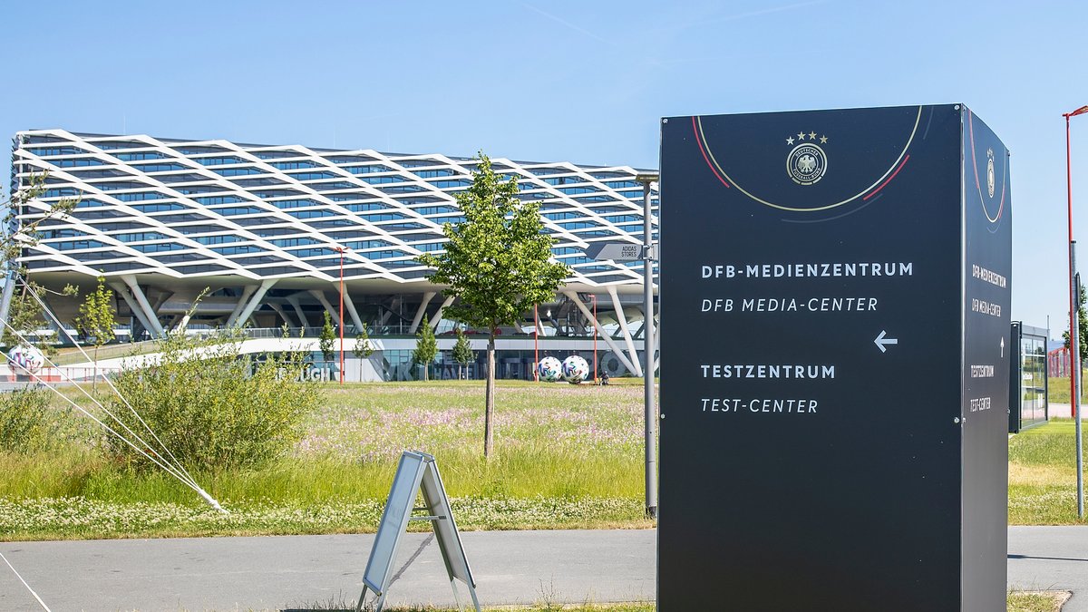 Adidas-Verwaltungsgebäude in Herzogenaurach: Hier trainiert die Nationalmannschaft während der Heim-EM