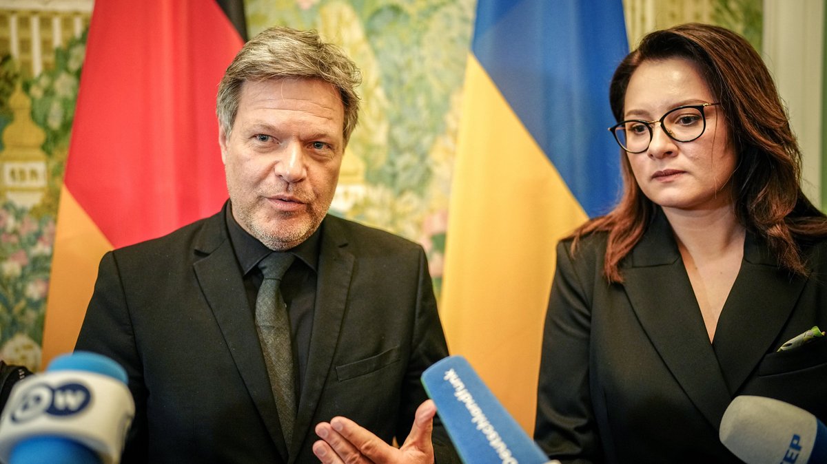 Wirtschaftsminister Robert Habeck und Julia Swyrydenko, Ministerin für Wirtschaft der Ukraine