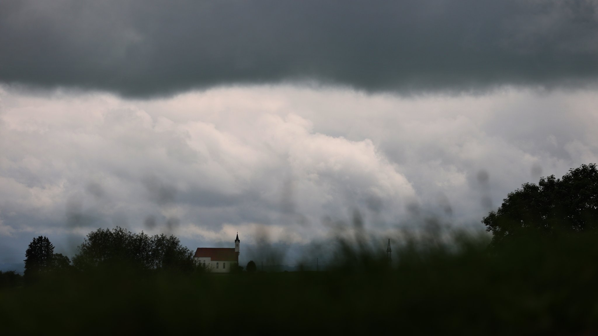 Gefahr durch Dauerregen: Unwetterwarnung für Teile Bayerns