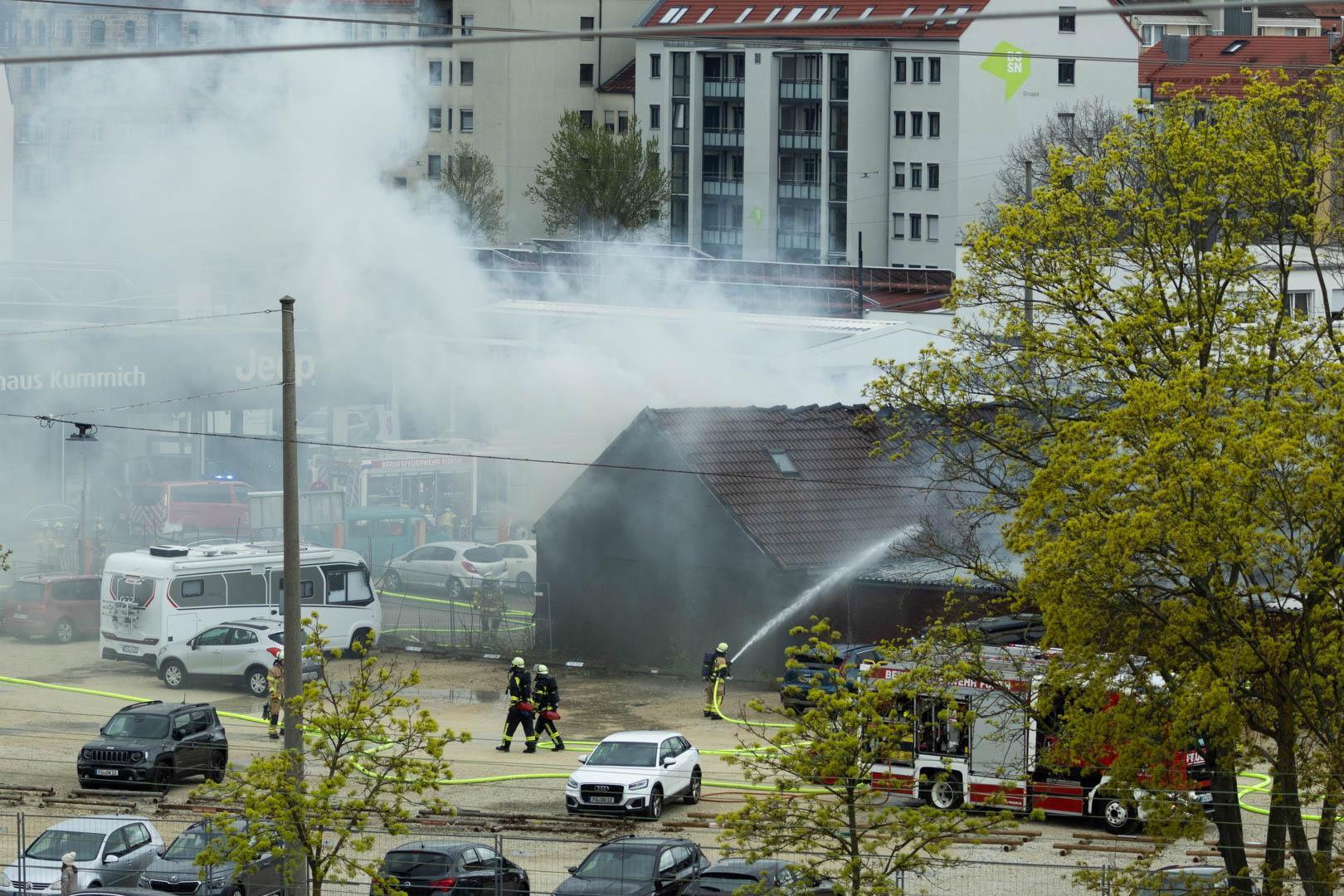 Brand in Fürther Autolackiererei