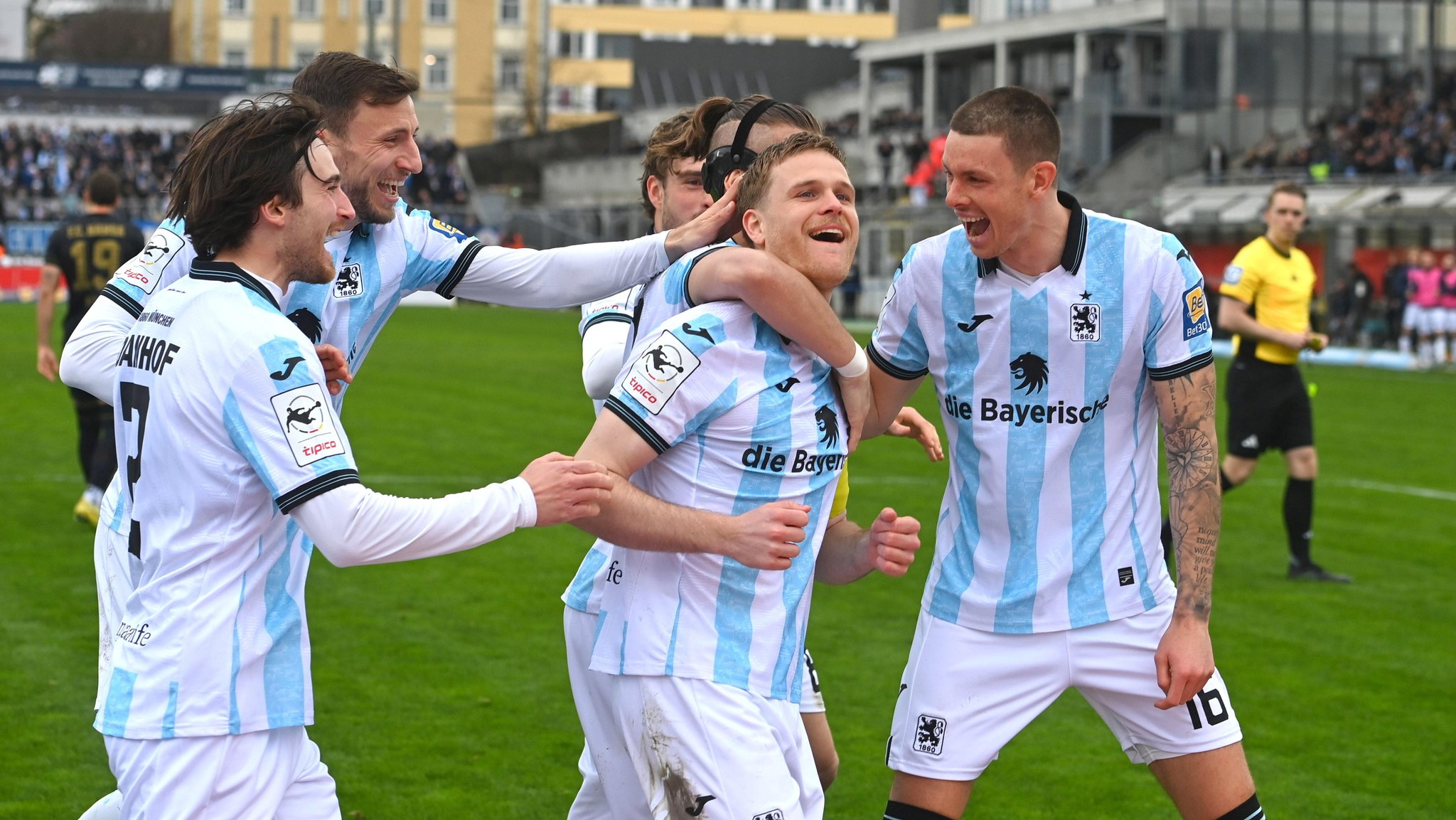 Torjubel um Thore Jacobsen