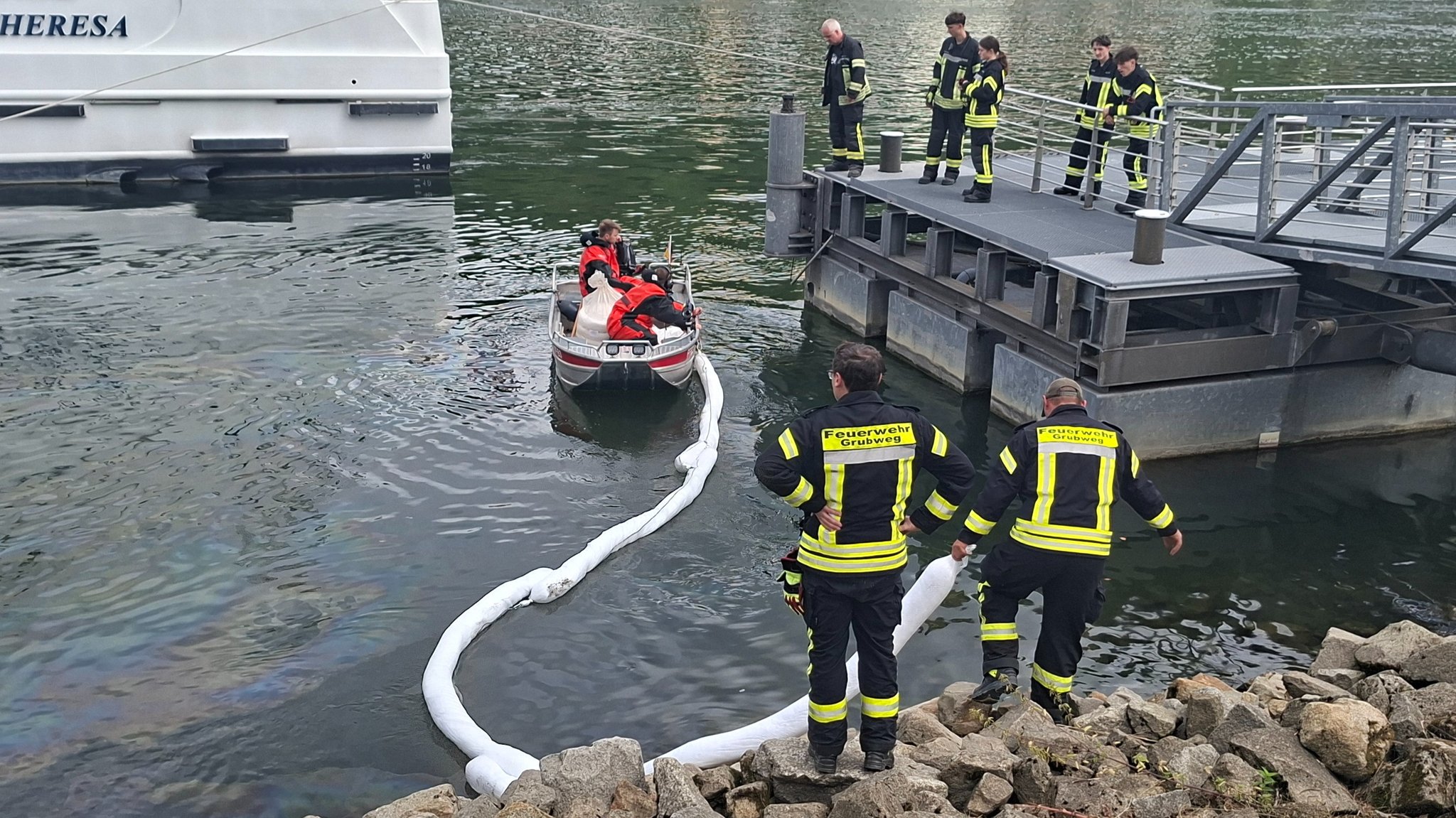 Kreuzfahrtschiff pumpt Wasser-Diesel-Gemisch in die Donau