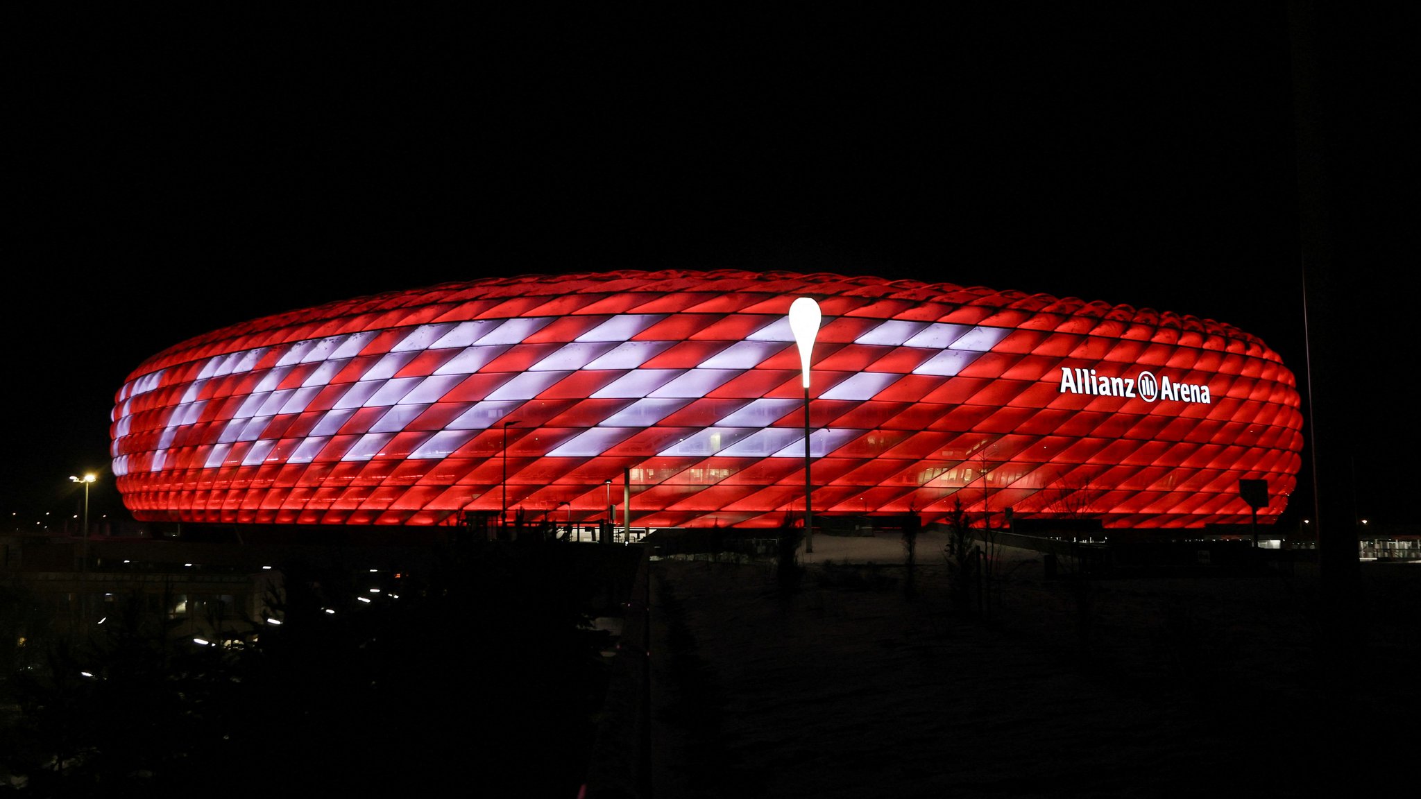 "Danke Franz": Münchner Arena leuchtet für Beckenbauer