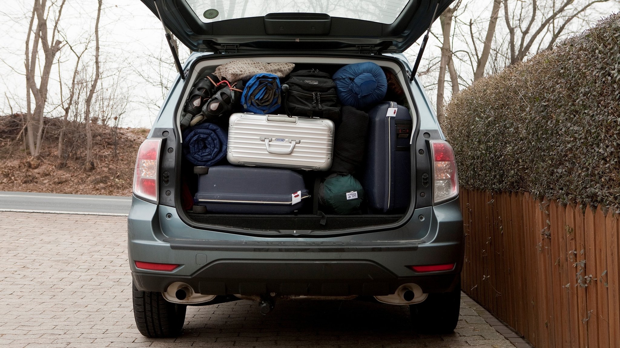 Urlaub mit dem Auto: Richtig packen und sicher ankommen