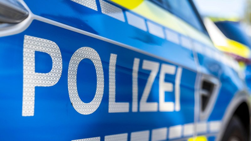 Streifenwagen der Polizei | Bild: dpa-Bildfunk/David Inderlied Streifenwagen der Polizei