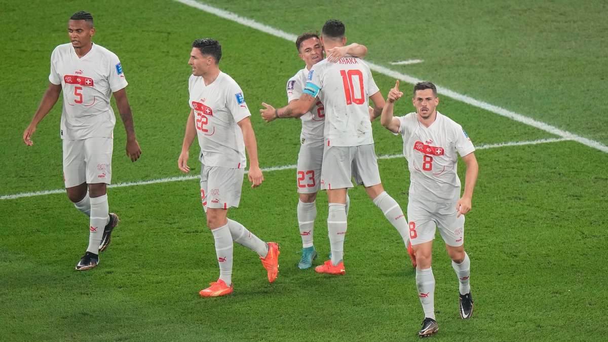 Die Schweiz steht im Achtelfinale der WM in Katar.