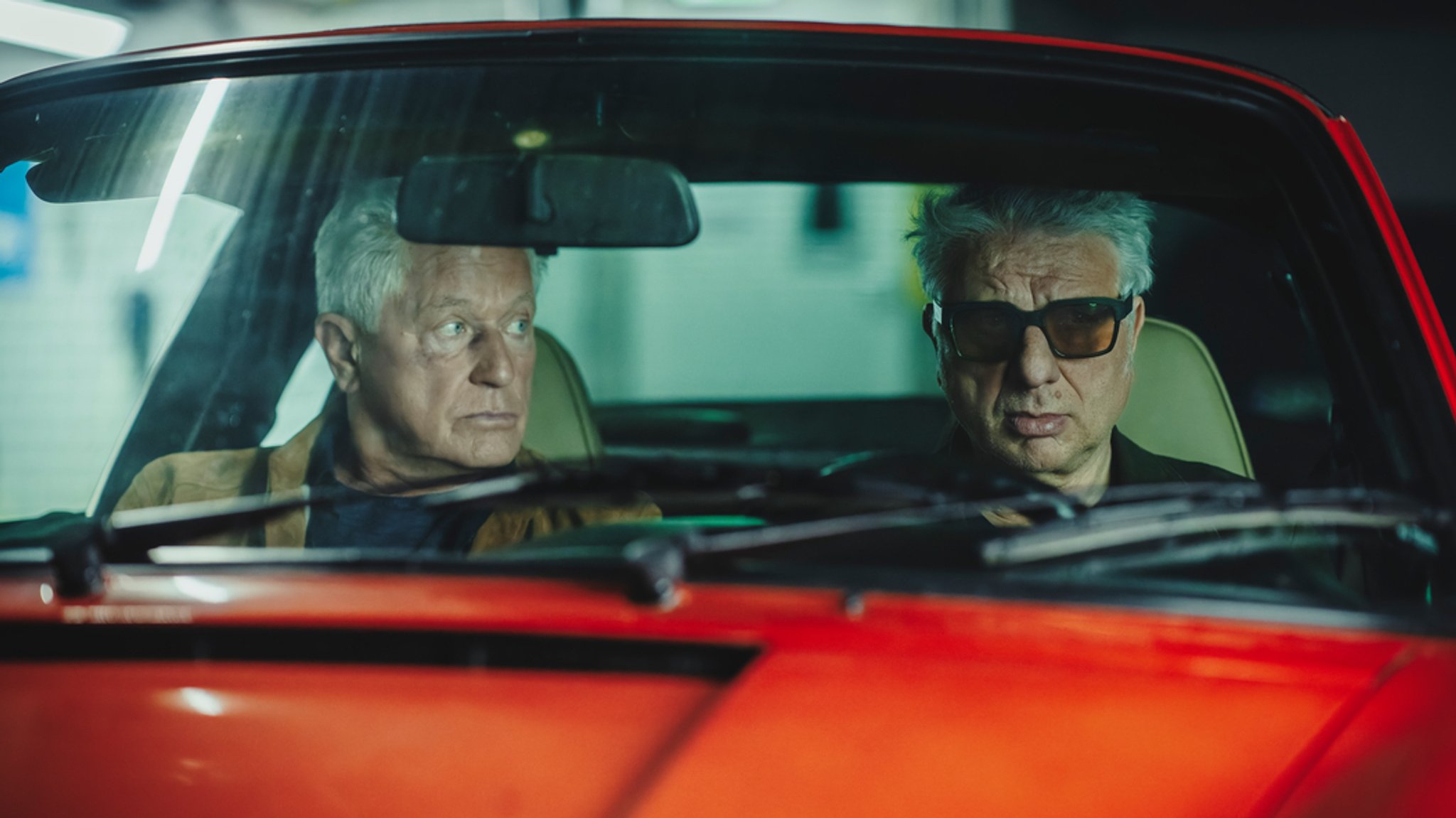 Batic und Leitmayr im Porsche in ihrem 100. Fall