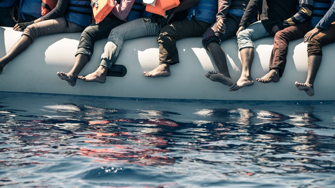 Immer wieder kommen bei Bootsunglücken im Mittelmeer Menschen zu Tode (Symbolbild)