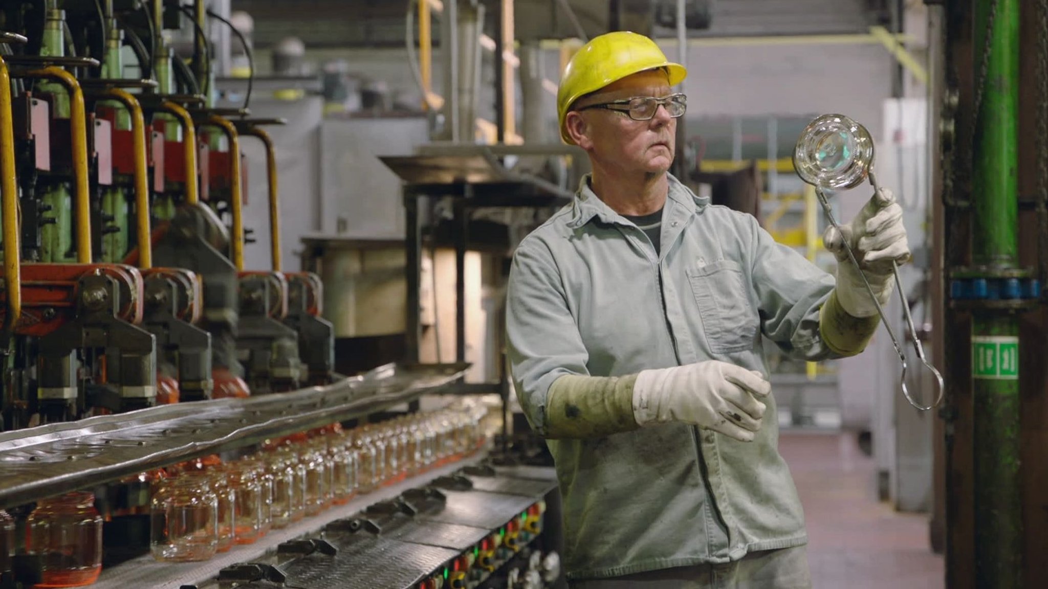 Bayerns Glasindustrie ist besonders energieintensiv. Wie kann die Traditionsbranche dennoch überleben ? 