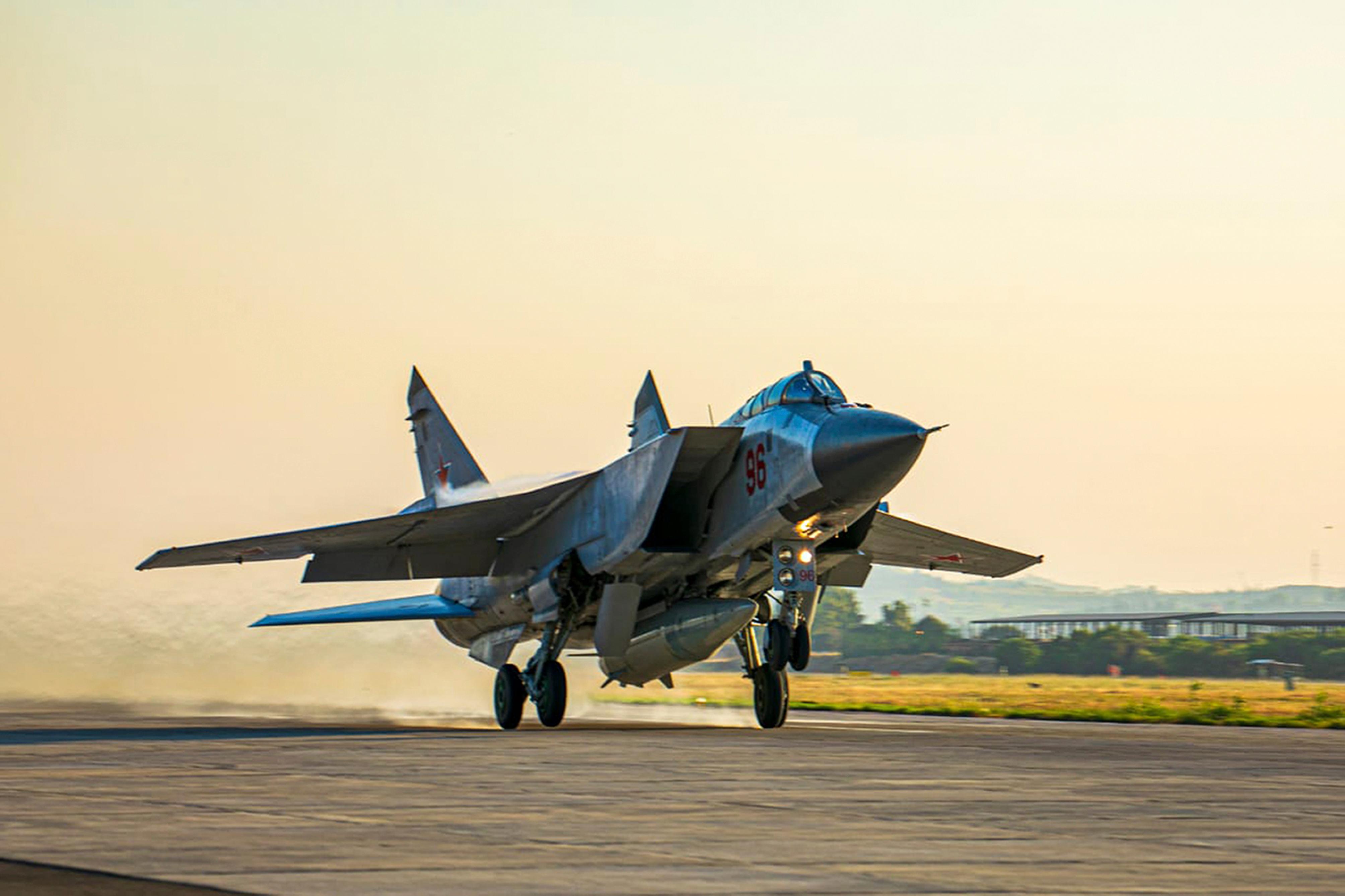 Hyperschallrakete Wie Viel Hat Russland "Der Welt Angst einjagen": Russland setzt Hyperschallrakete ein | BR24