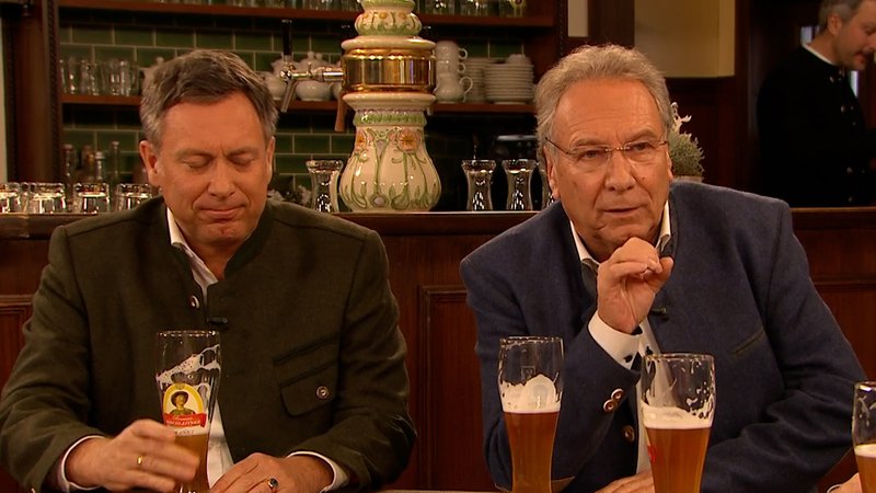 Klaus Bogenberger (li.) und Klaus Ernst (re.) vom Bündnis Sahra Wagenknecht diskutieren am Sonntags-Stammtisch. | Bild: Bayerischer Rundfunk 2024 Klaus Bogenberger (li.) und Klaus Ernst (re.) vom Bündnis Sahra Wagenknecht diskutieren am Sonntags-Stammtisch.