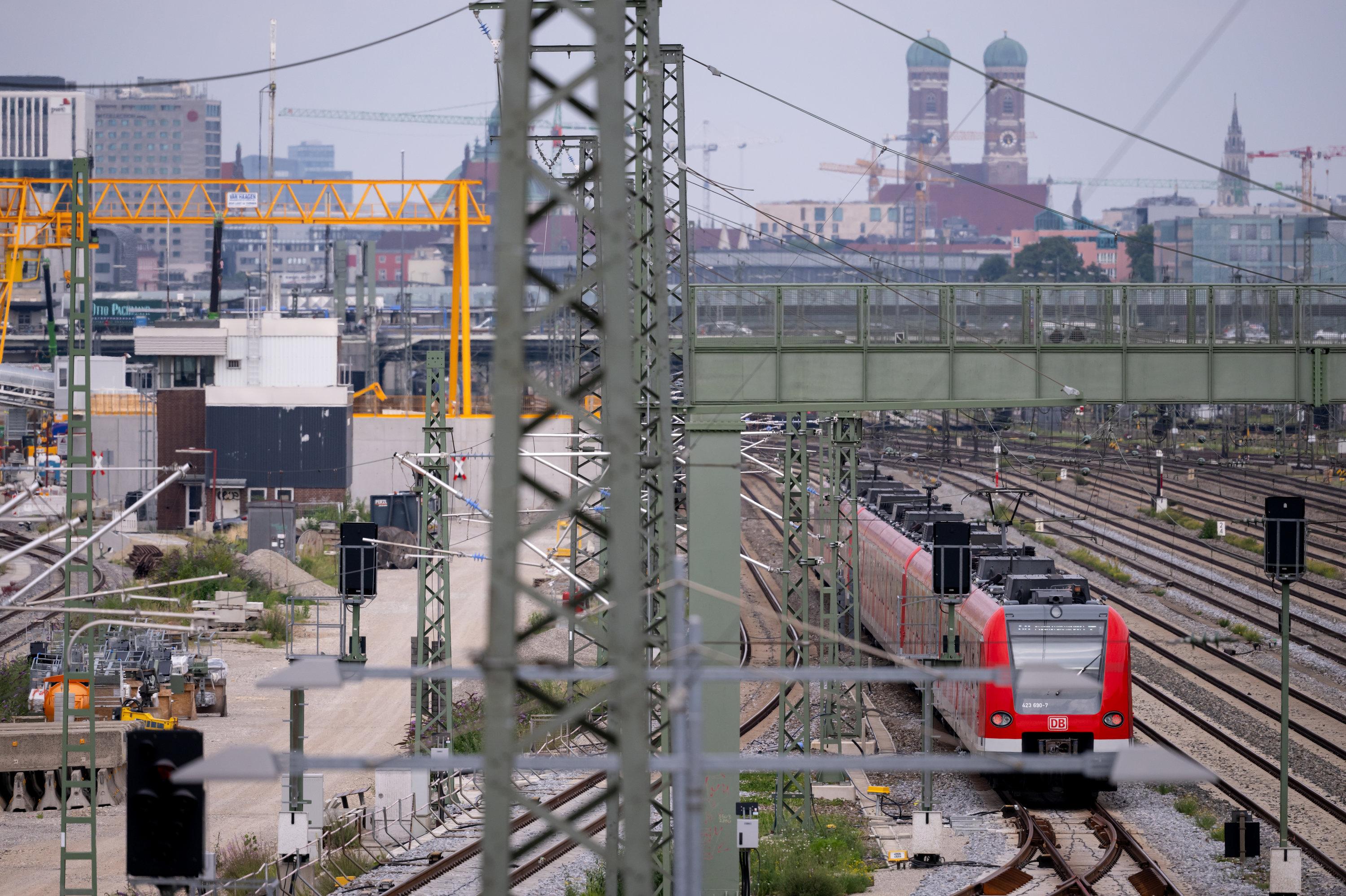 Münchner S-Bahn-Stammstrecke Teilweise Gesperrt | BR24