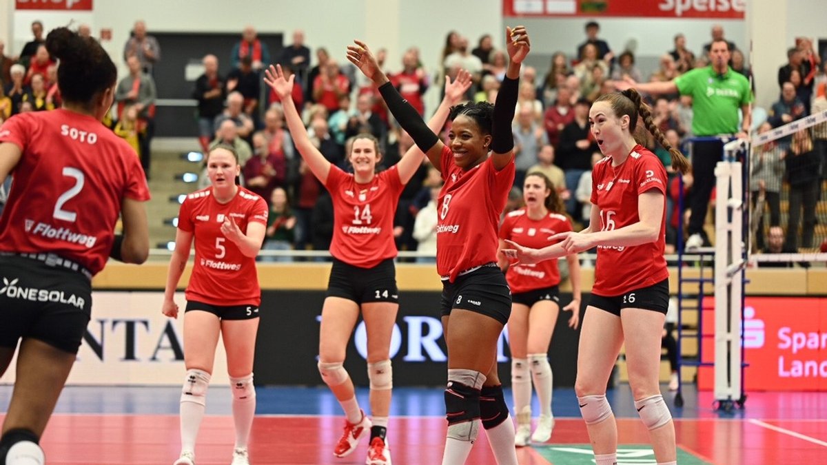 Volleyball: Klarer Heimsieg für die Roten Raben Vilsbiburg