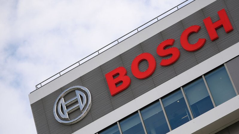 (Archivbild) Firmenlogo von Bosch | Bild: dpa-Bildfunk/Sebastian Gollnow (Archivbild) Firmenlogo von Bosch