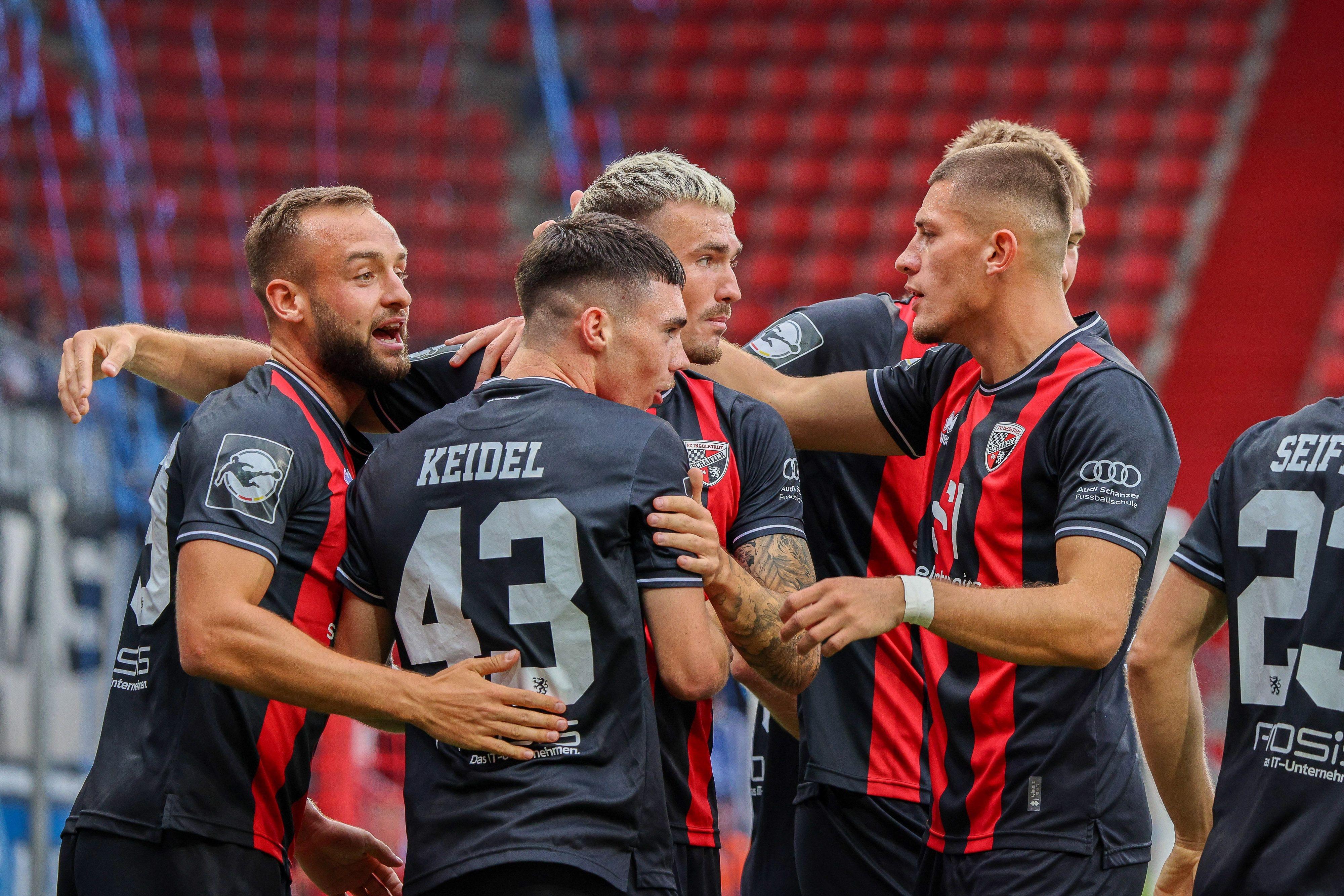 Jubelnde Spieler FC Ingolstadt