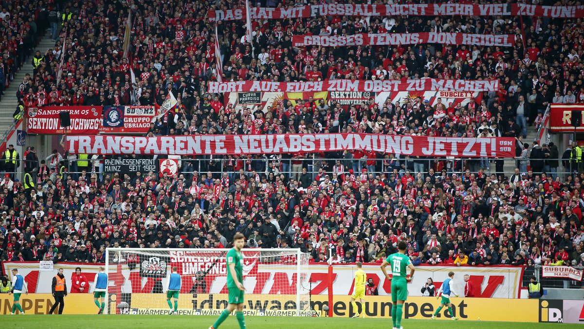 Fanproteste beim Spiel Mainz-Augsburg Mitte Februar