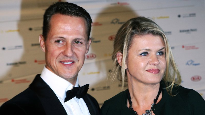 Archiv 10.11.2012: Formel-1-Rennfahrer Michael Schumacher und seine Frau Corinna