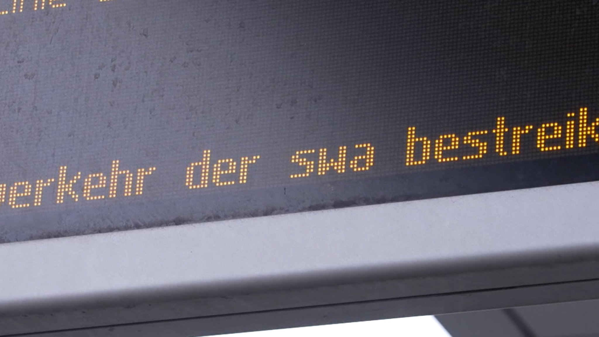 Neue Warnstreiks im Nahverkehr
