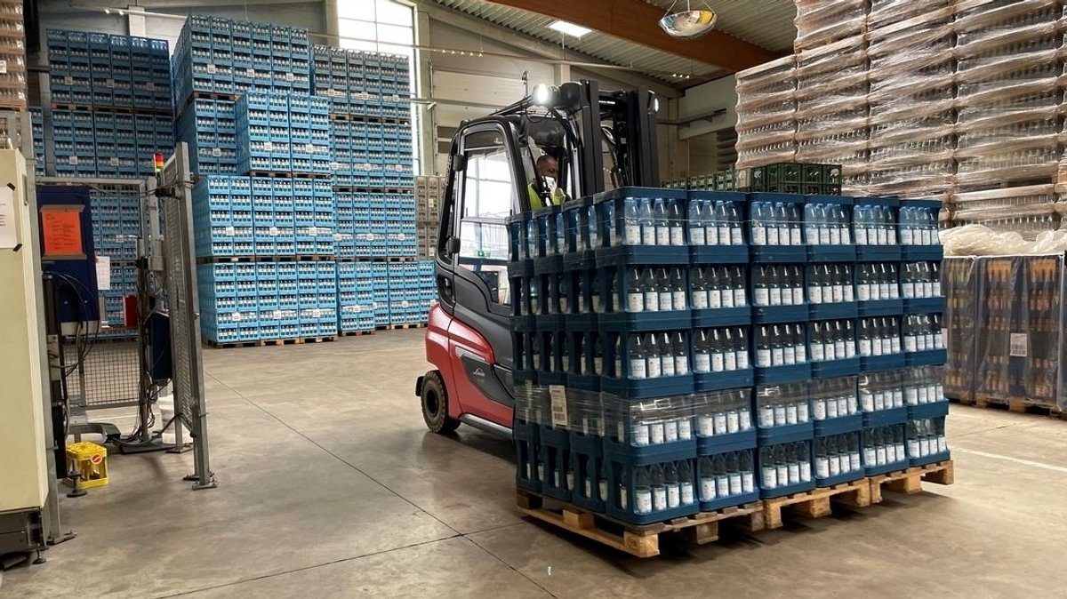 Mineralwasserfirmen: Wer entnimmt in Bayern wieviel Wasser?  