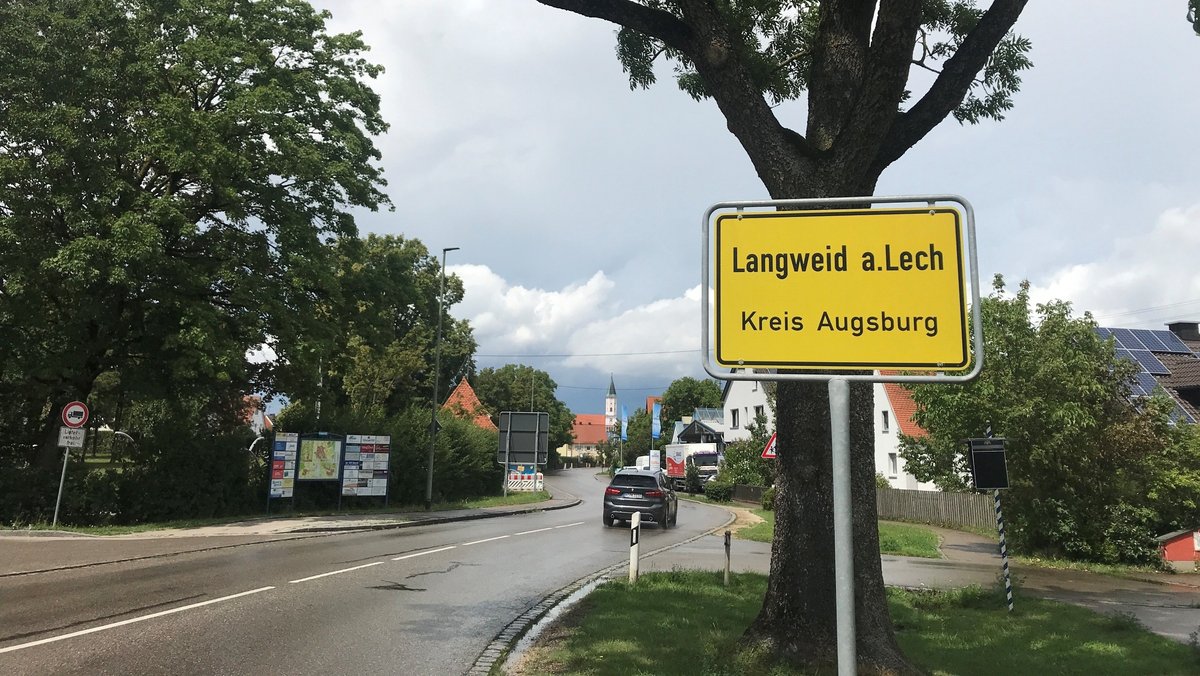 Ortsschild Langweid am Lech, am 29.07.2023
