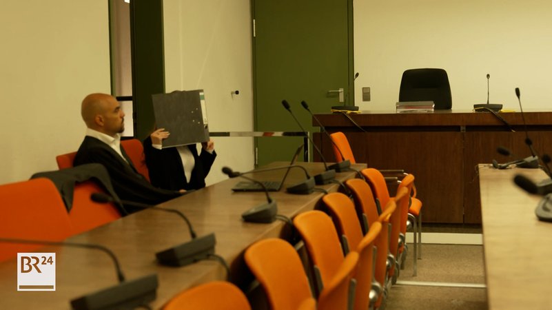 Das Oberlandesgericht München hat die IS-Rückkehrerin Jennifer W. in einem Revisioinsverfahren zu 14 Jahren Haft verurteilt. 