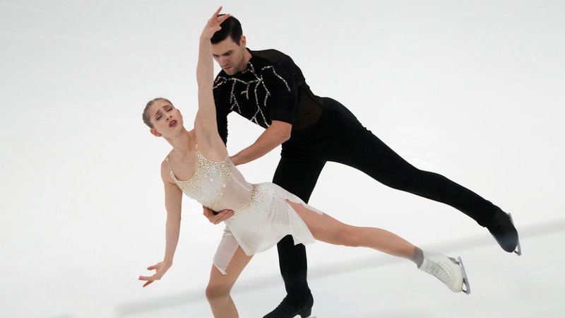 ARCHIV - 30.01.2025, Estland, Tallinn: Eiskunstlauf: Europameisterschaft, Paare, Kür, Minerva Fabienne Hase und Nikita Volodin aus Deutschland in Aktion. (zu dpa: «Hase/Volodin mit starkem Auftakt in Olympia-Saison») | Bild: dpa-Bildfunk/Sergei Grits ARCHIV - 30.01.2025, Estland, Tallinn: Eiskunstlauf: Europameisterschaft, Paare, Kür, Minerva Fabienne Hase und Nikita Volodin aus Deutschland in Aktion. (zu dpa: «Hase/Volodin mit starkem Auftakt in Olympia-Saison»)