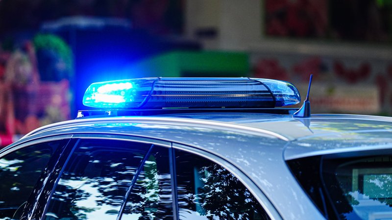 Symbolbild: Blaulicht auf Polizeiauto | Bild: picture alliance / Eibner-Pressefoto | Eibner-Pressefoto/Marcel von Fehrn Symbolbild: Blaulicht auf Polizeiauto
