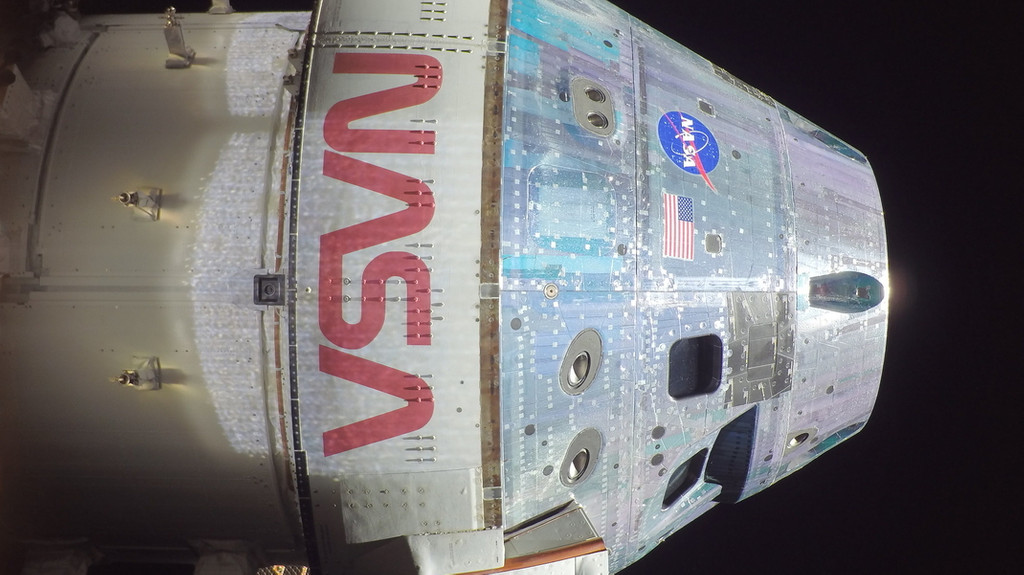Das "Selfie" wurde von einer Kamera aufgenommen, die auf einem Teil des Raumschiffs montiert ist.