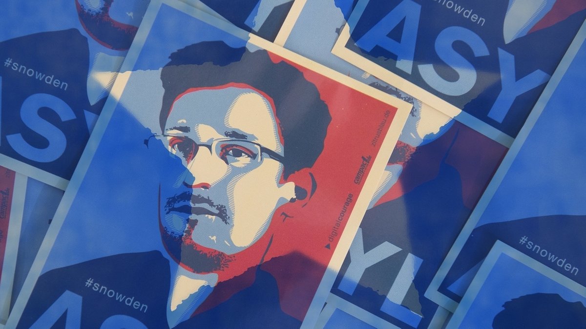 Fotomontage, das das Gesicht Edward Snowdens zeigt.